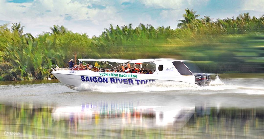 A speedboat racing across Mekong waters - experiencing the delta in high speed