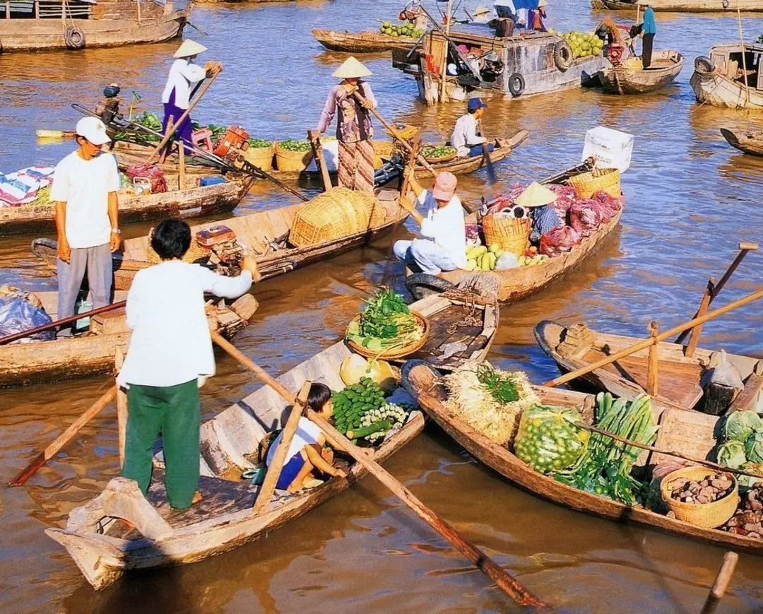 early morning visit at Mekong Delta floating market