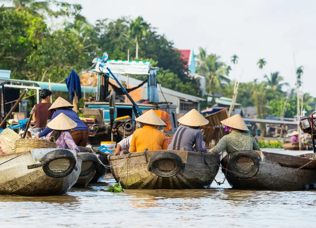 independent vs group tours Mekong Delta