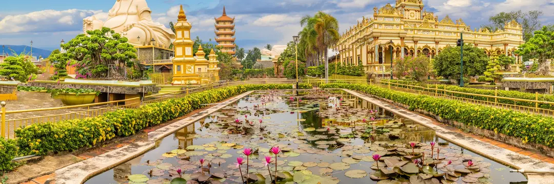 Vinh Trang Pagoda gardens architecture