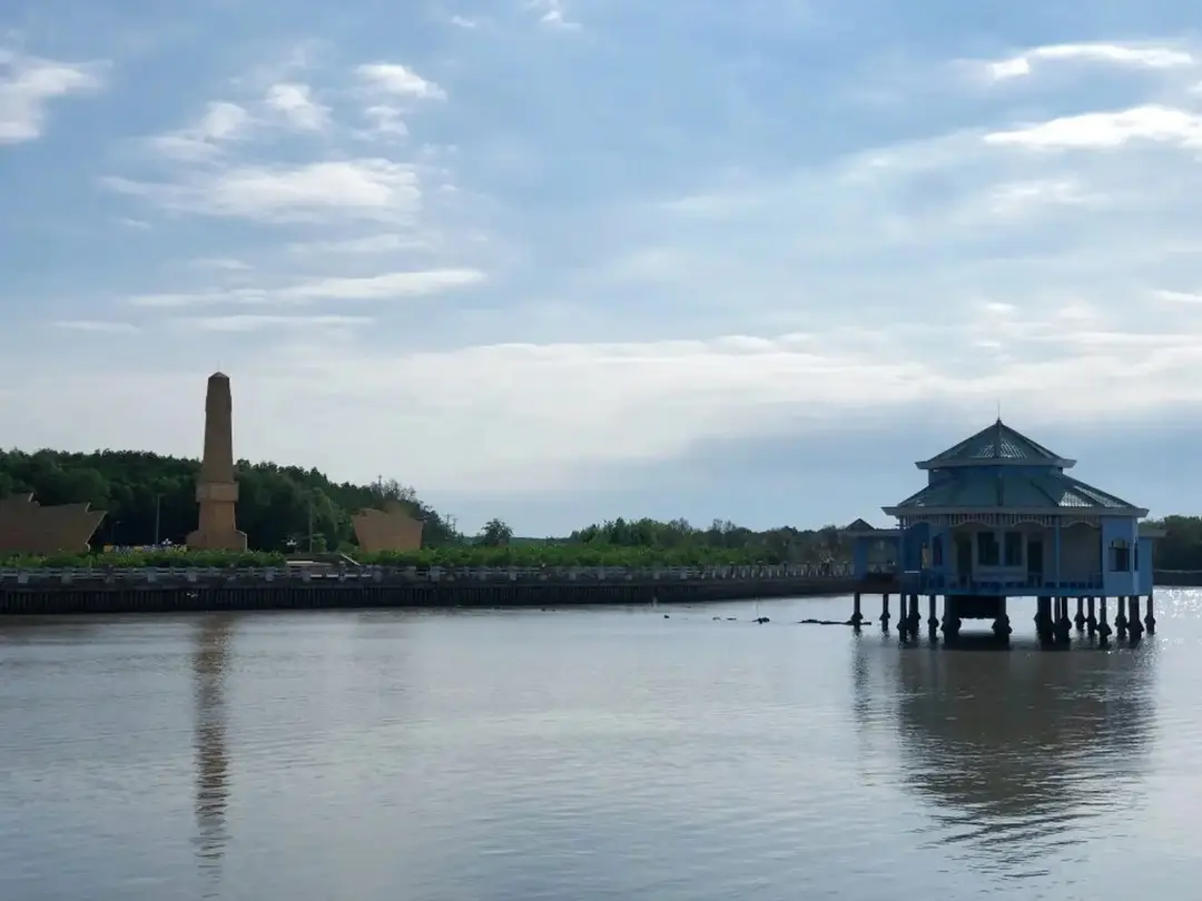 Cà Mau Cape sunrise East Sea panorama