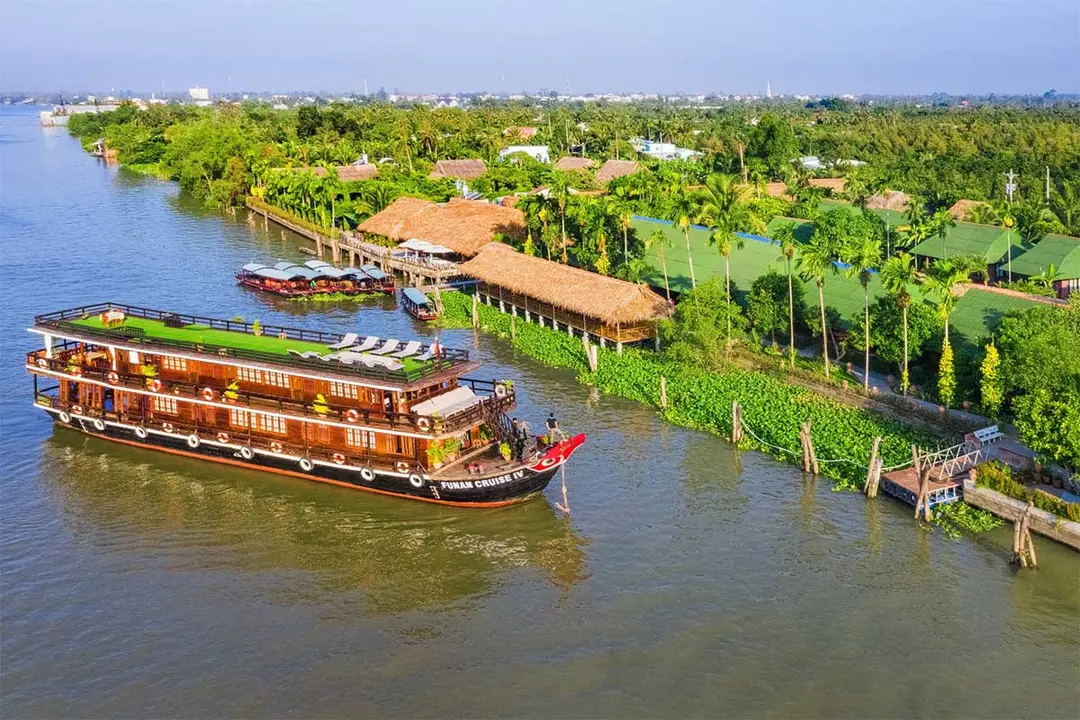 mekong delta river cruise in december